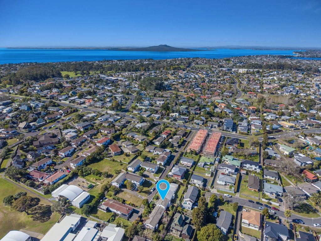 2/36A Sunnynook Road, Sunnynook, Auckland - Carousel 16
