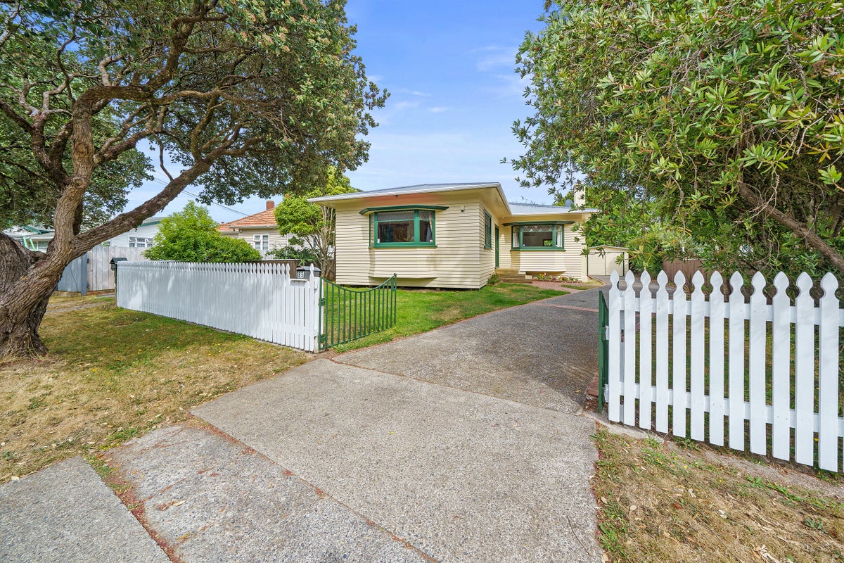 85 Riverside Drive, Waiwhetu, Lower Hutt - Carousel 1