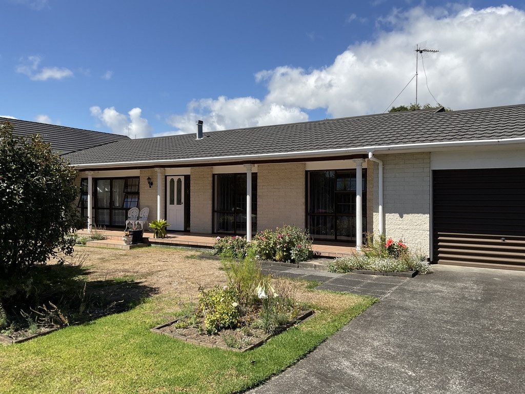 3 Valintine Place, Strandon, New Plymouth - Carousel 1