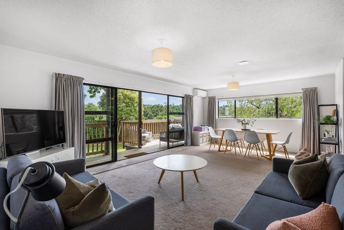 3/141 Verbena Road, Birkdale, Auckland - Carousel 2