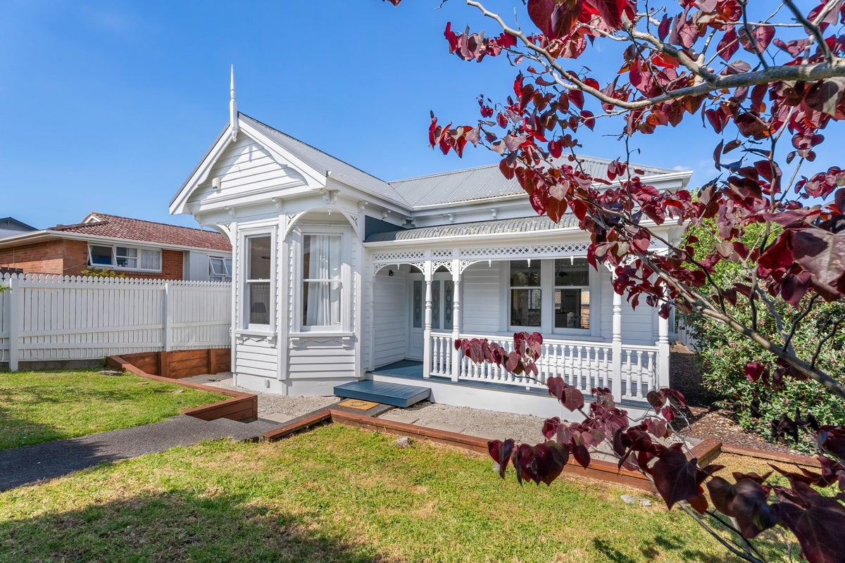 129 Victoria Street, Onehunga, Auckland - Carousel 1