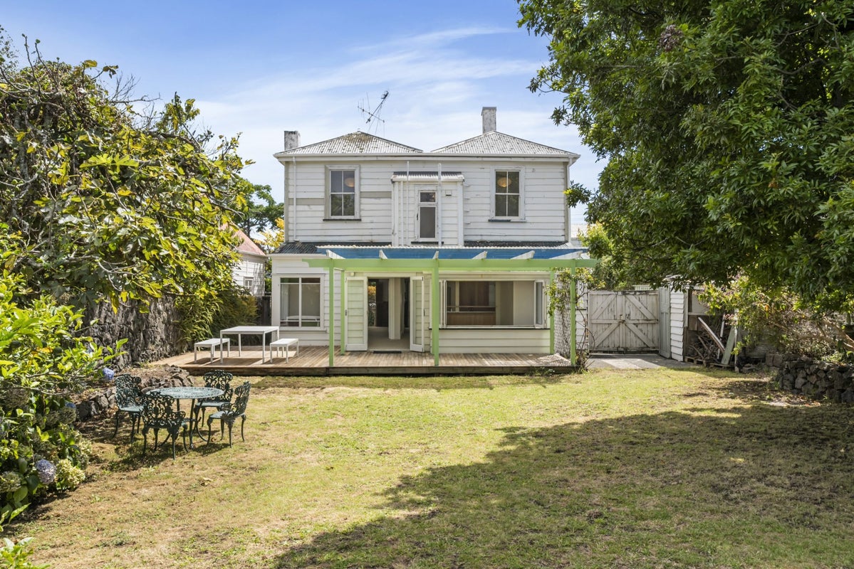 40 Edenvale Crescent, Mount Eden, Auckland - Carousel 1