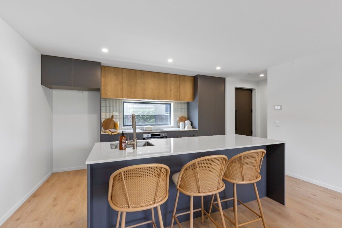 3/55 Cornwall Street, St Albans, Christchurch - Carousel 1