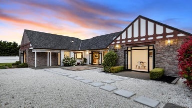 31 Gladys Scott Place, Tawa, Wellington - Carousel 1