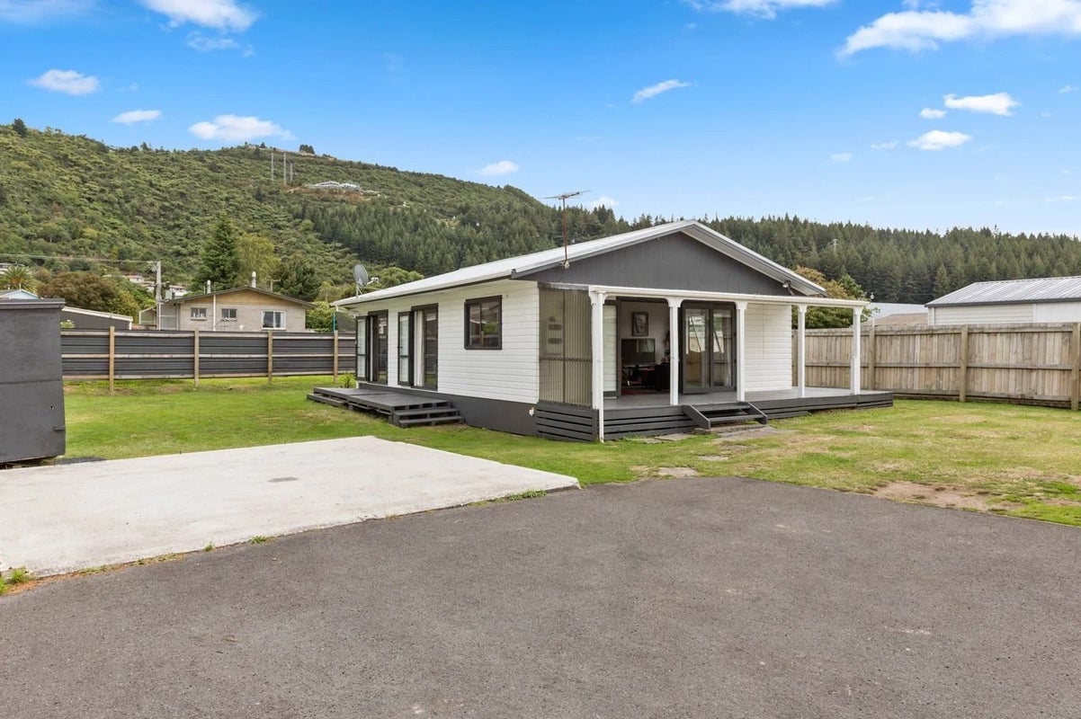 25 Kea Street, Selwyn Heights, Rotorua - Carousel 1