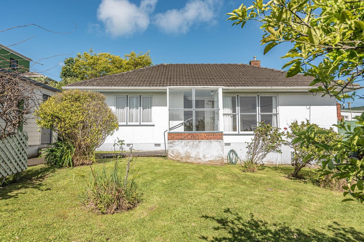 3 Tower Crescent, Durie Hill, Whanganui - Carousel 1