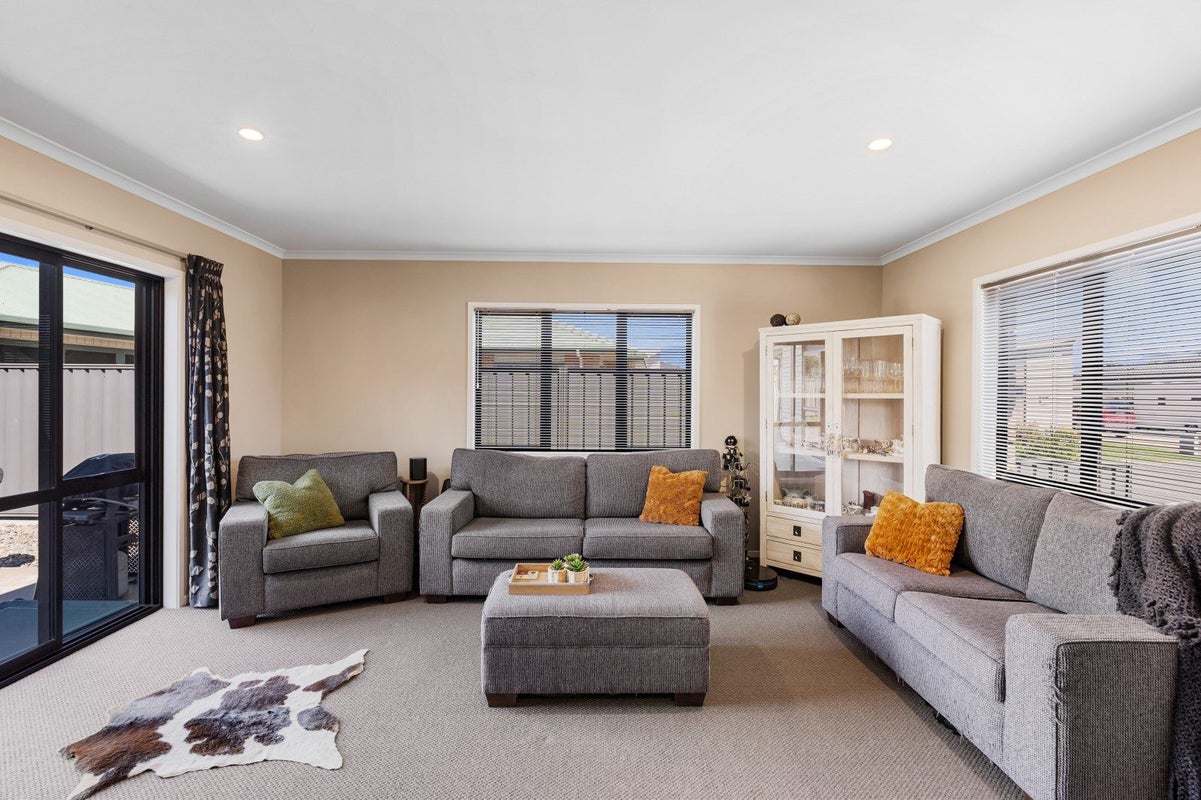 11 Lewis Way, Poraiti, Napier - Carousel 2