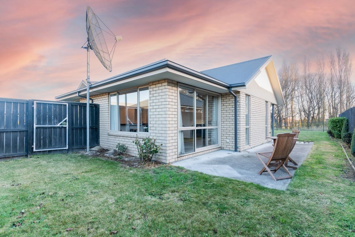 37 Somerville Crescent, Aidanfield, Christchurch - Carousel 15