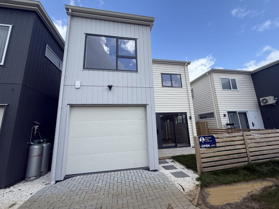 1B Wilmshurst Avenue, Papatoetoe, Auckland - Carousel 1