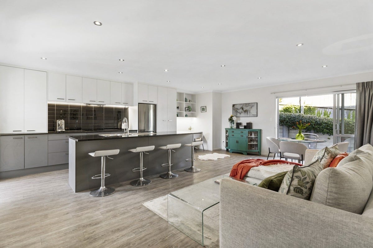 38A Gibraltar Street, Howick, Auckland - Carousel 2