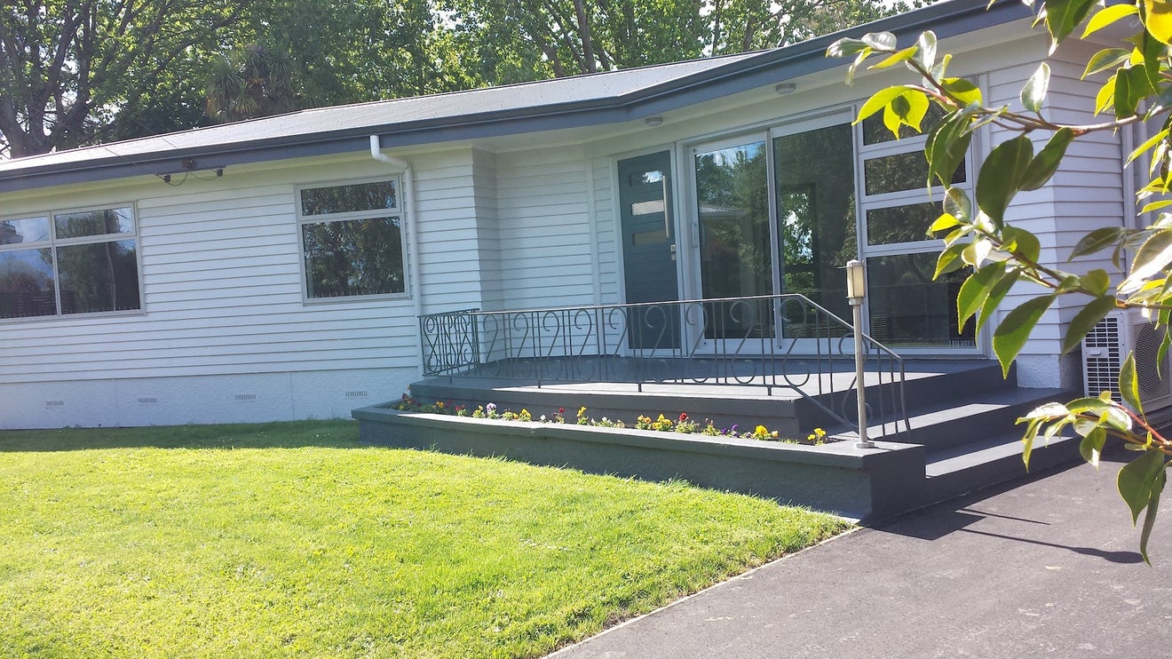 15 Keitha Place, Glenview, Hamilton - Carousel 2