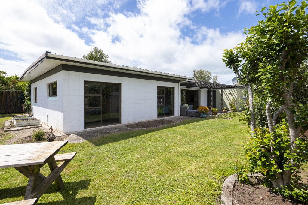 323 Stout Street, Riverdale, Gisborne - Carousel 2