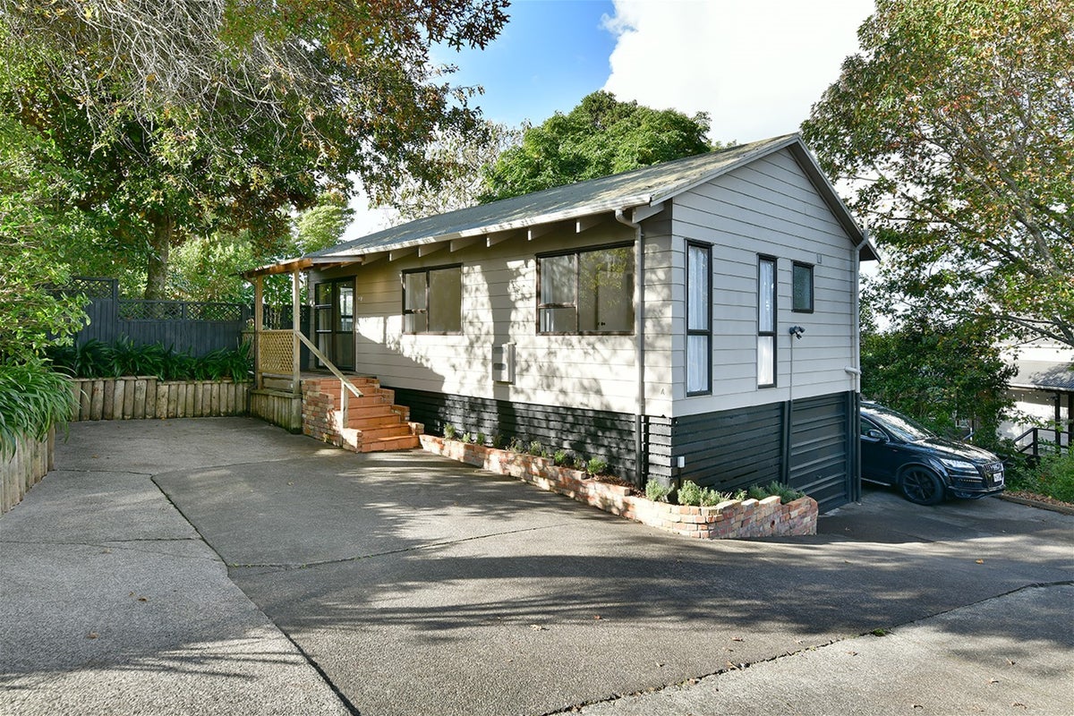 175A Hibiscus Coast Highway, Red Beach, Whangaparaoa - Carousel 1