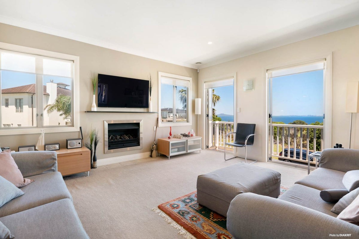277 Pinecrest Drive, Gulf Harbour, Whangaparaoa - Carousel 2
