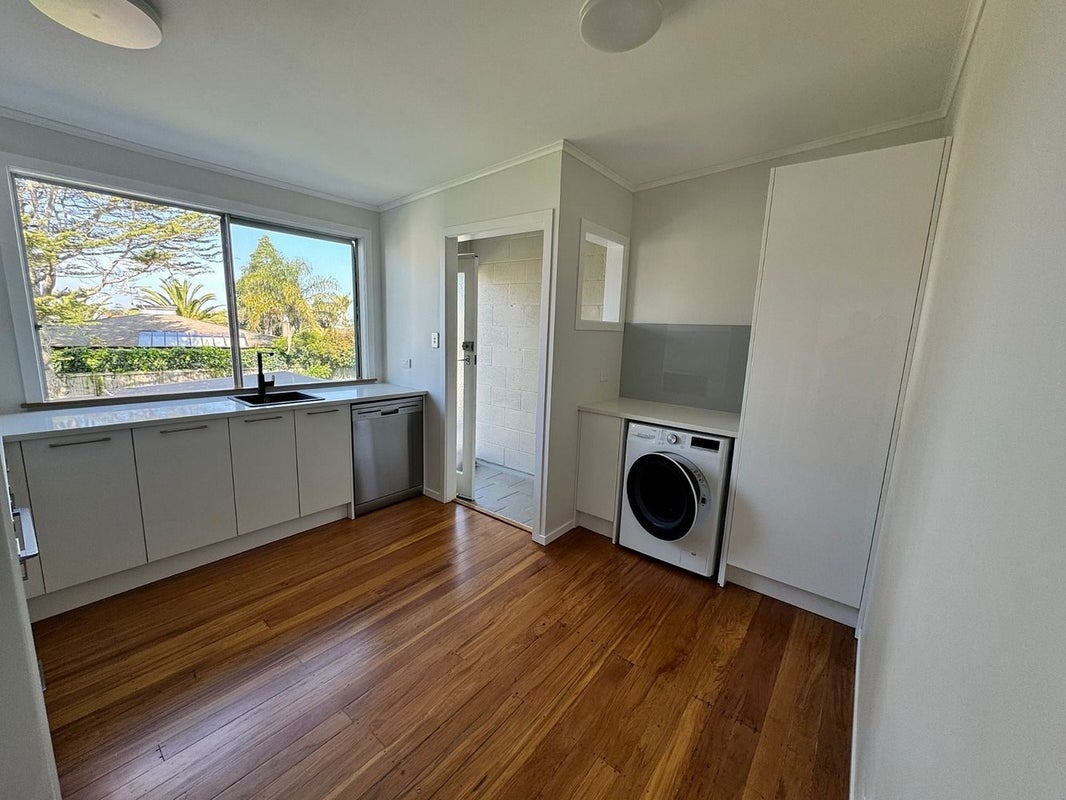 22D Riverview Road, Panmure, Auckland - Carousel 2