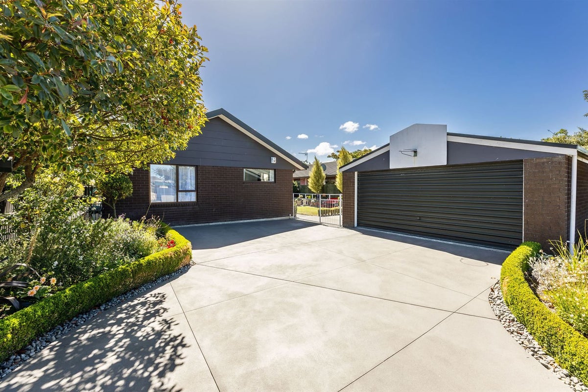 10 Glenconnor Place, Burwood, Christchurch - Carousel 27