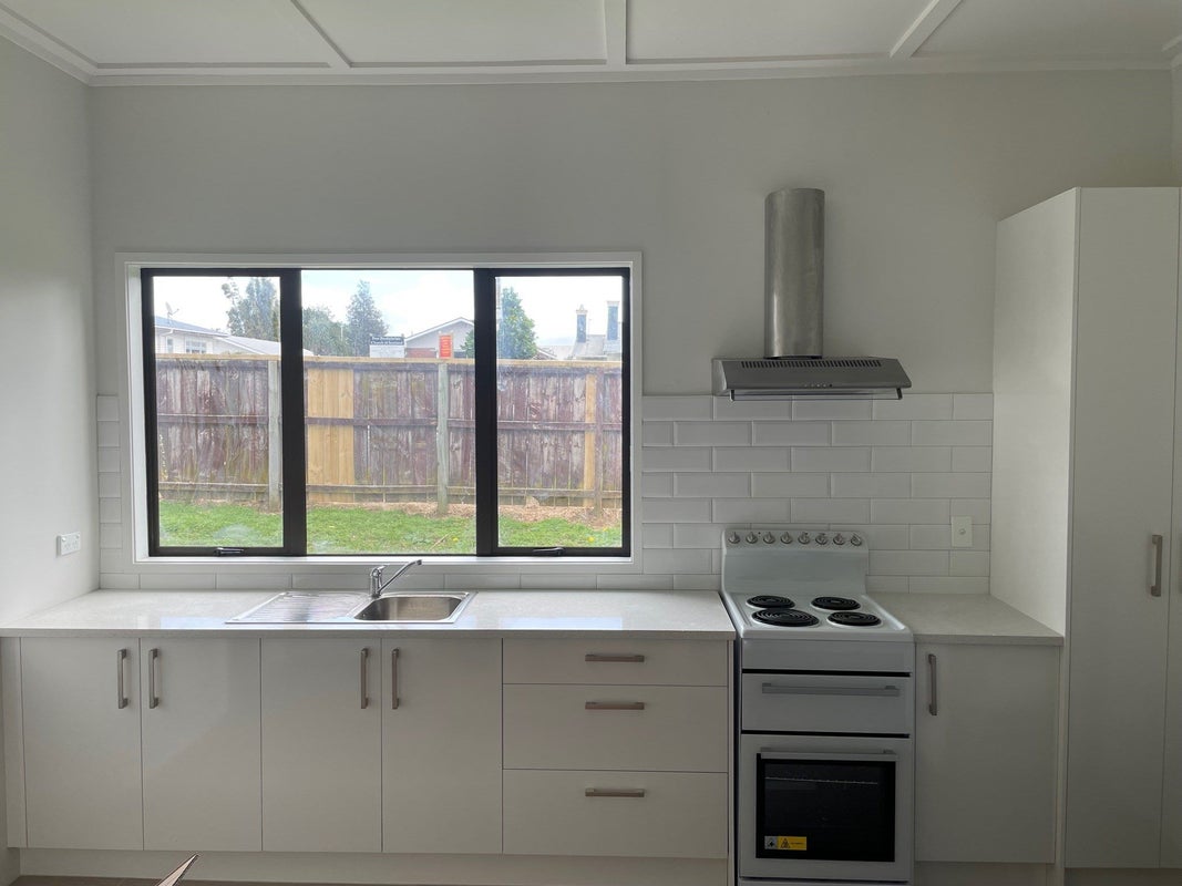 39 Princes Street, Otahuhu, Auckland - Carousel 2