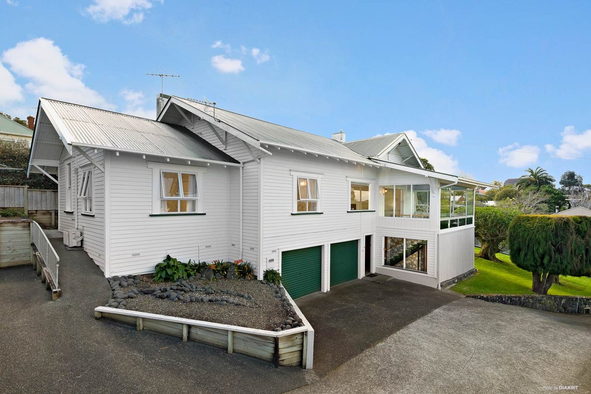 46 Tawera Road, Greenlane, Auckland - Carousel 2