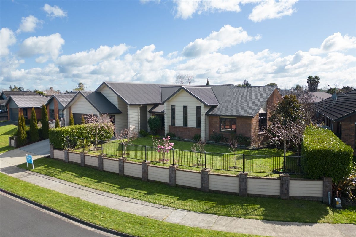 15 Malbec Place, Rototuna, Hamilton - Carousel 1