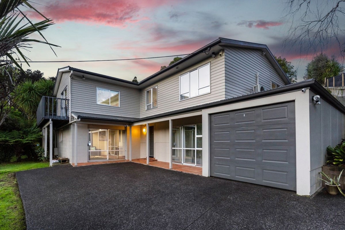 25 Coroglen Avenue, Birkenhead, Auckland - Carousel 1