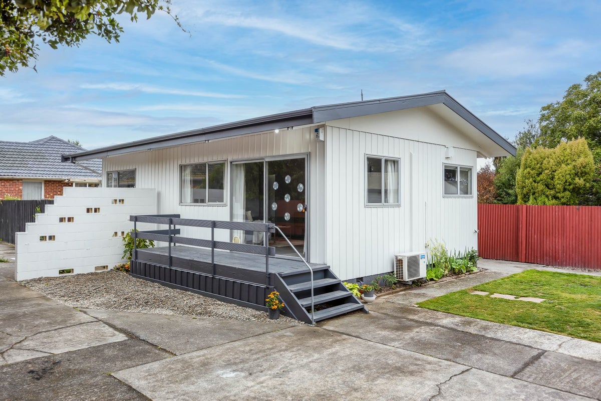 2/40 BRYNLEY STREET, Hornby, Christchurch - Carousel 1