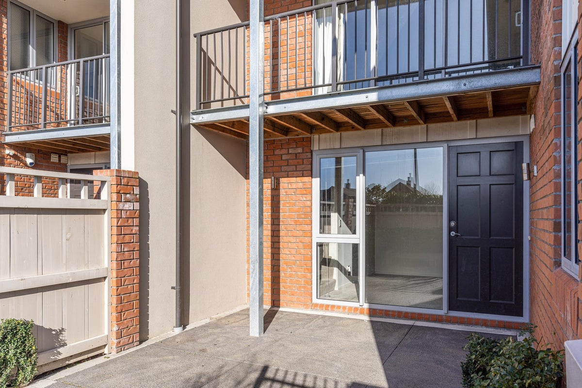 14 Henley Green, Northwood, Christchurch - Carousel 12