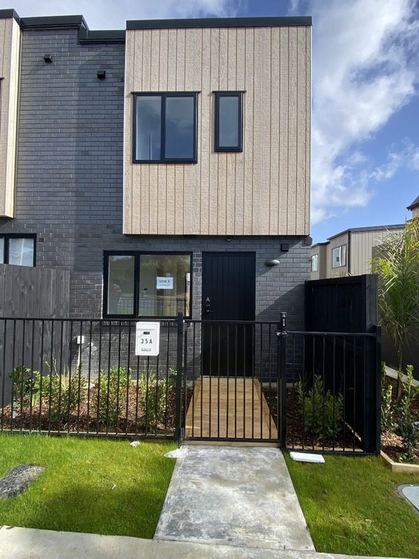 35A Matipo Road, Te Atatu Peninsula, Auckland - Carousel 1