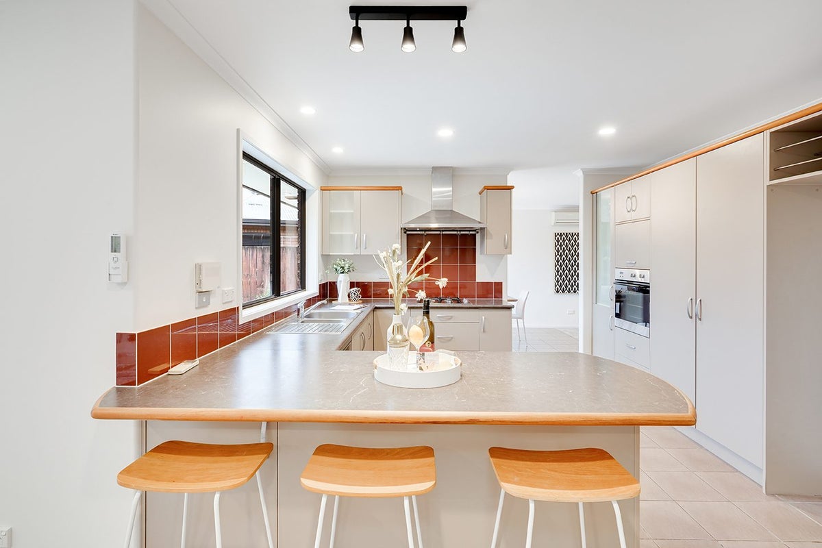 10 Wiltshire Drive, Huntington, Hamilton - Carousel 2