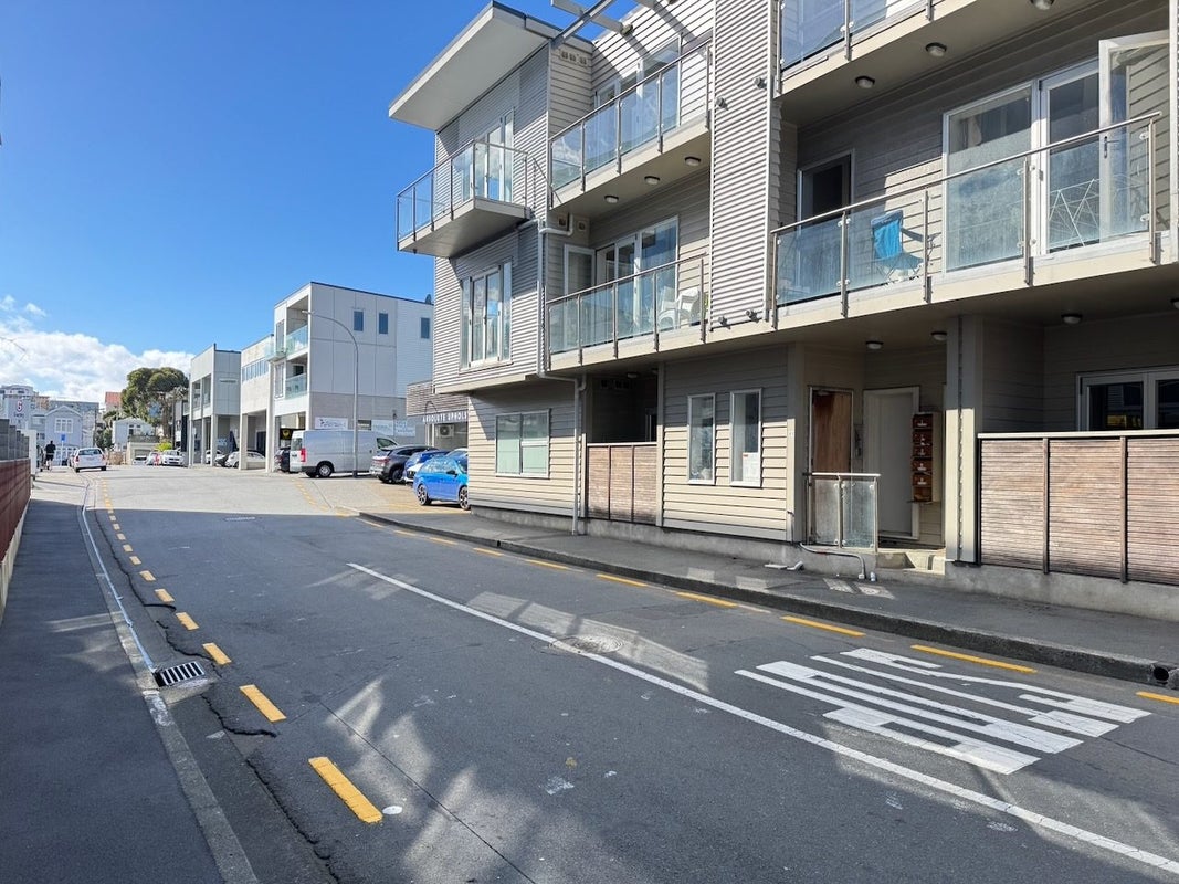 5/41 Home Street, Mount Victoria, Wellington - Carousel 1