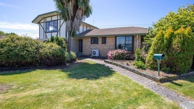 1 Fiona Place, Hei Hei, Christchurch - Carousel 1