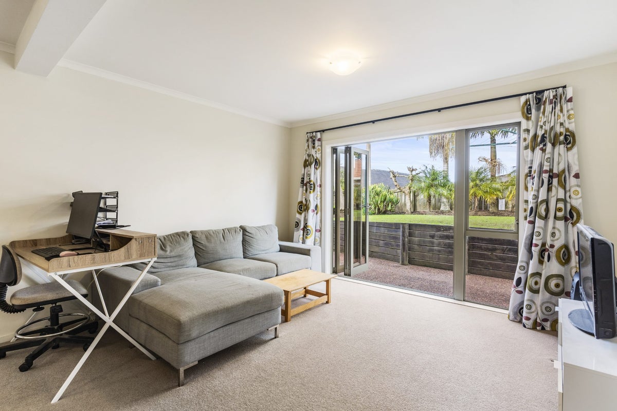 6 San Fernando Way, Henderson, Auckland - Carousel 41