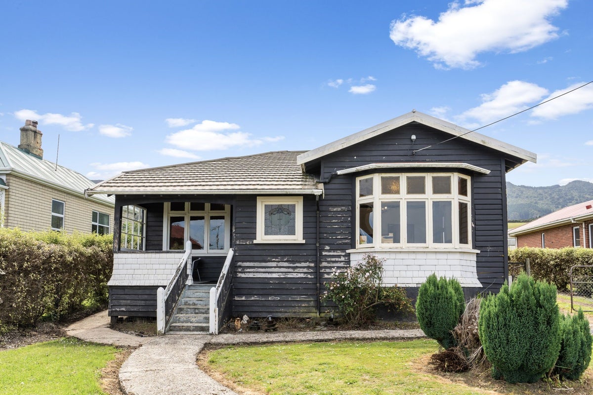 46 Stevenson Avenue, Sawyers Bay, Port Chalmers - Carousel 1