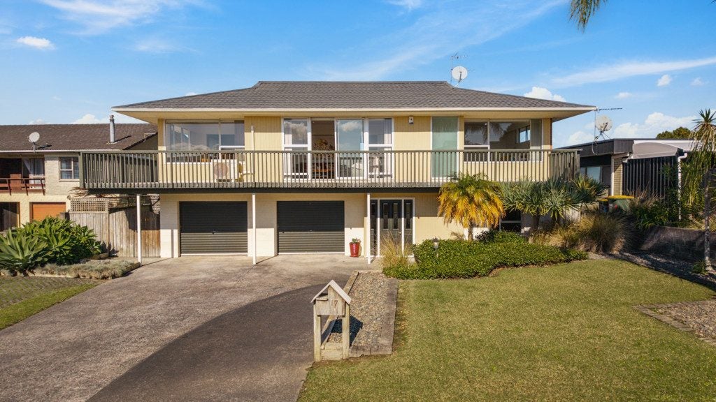 17 Tanoa Place, Glendene, Auckland - Carousel 1