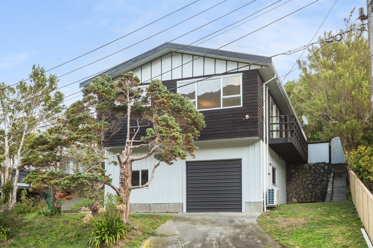 137 Awarua Street, Ngaio, Wellington - Carousel 1