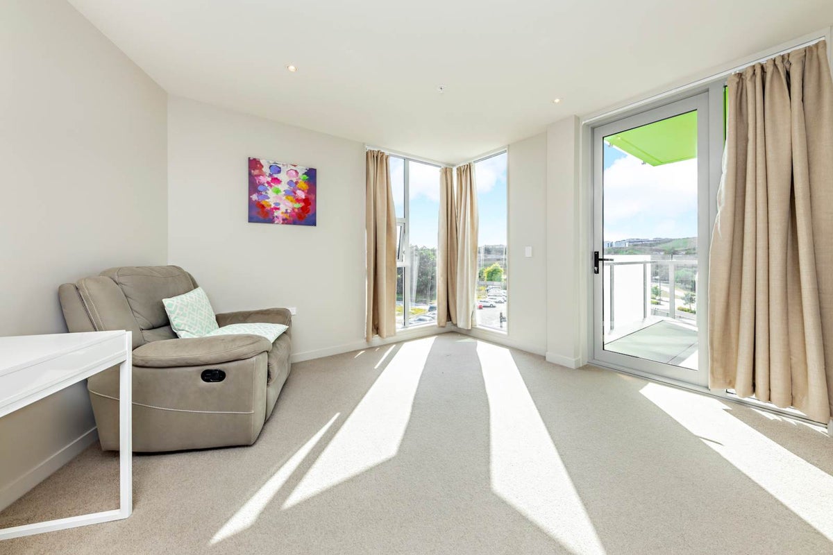304/3 Rose Garden Lane, Albany, Auckland - Carousel 2