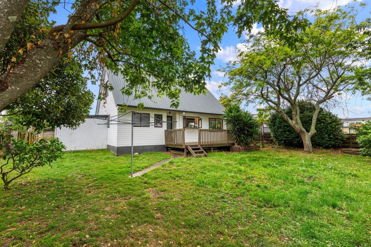 9 Kane Road, Papamoa Beach, Papamoa - Carousel 1