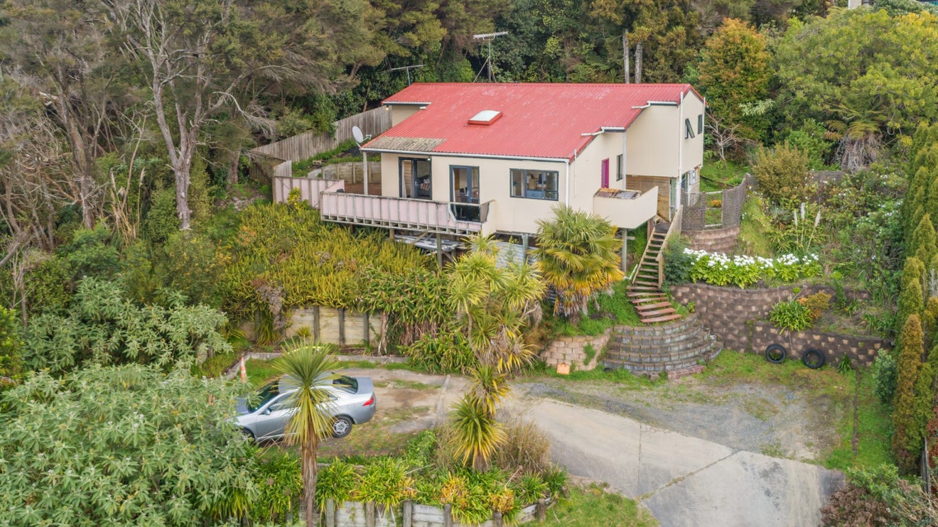 40 Finn Place, Totara Vale, Auckland - Carousel 1
