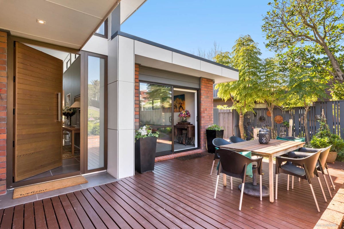 28 Lastel Place, Shelly Park, Auckland - Carousel 2
