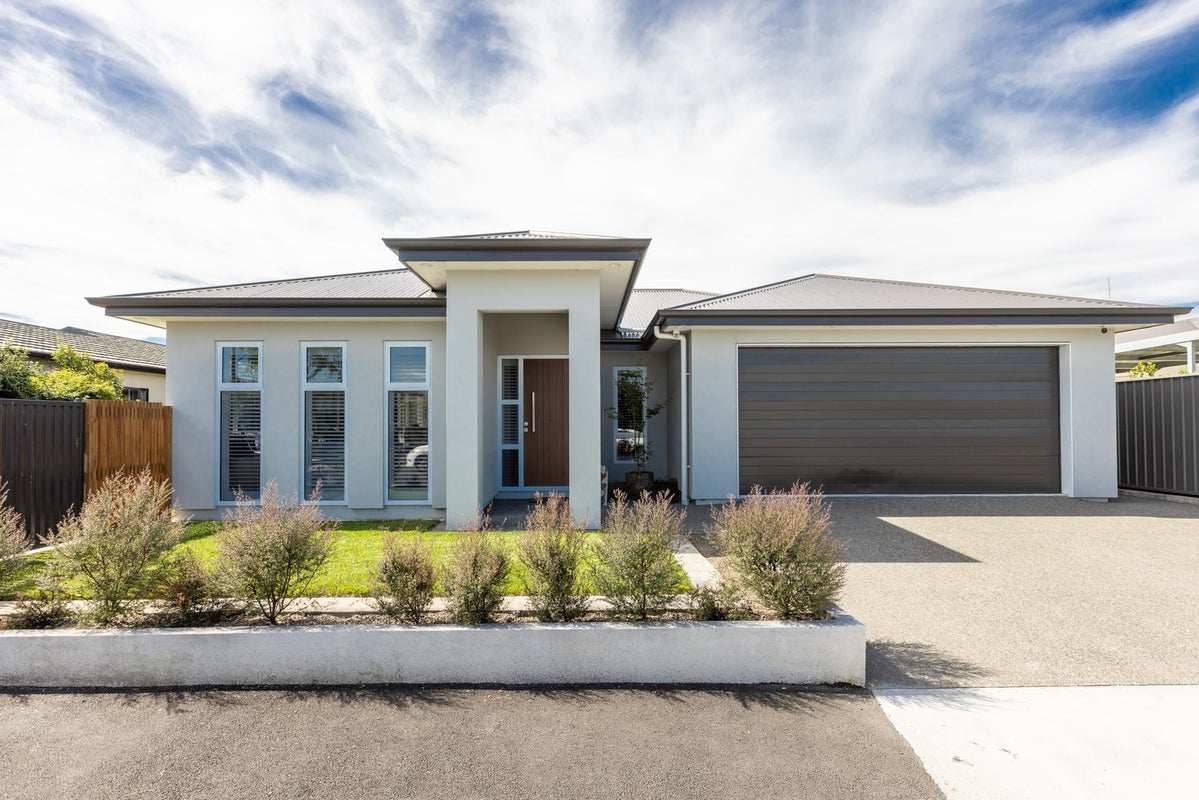 28 Cassino Crescent, Onekawa, Napier - Carousel 1