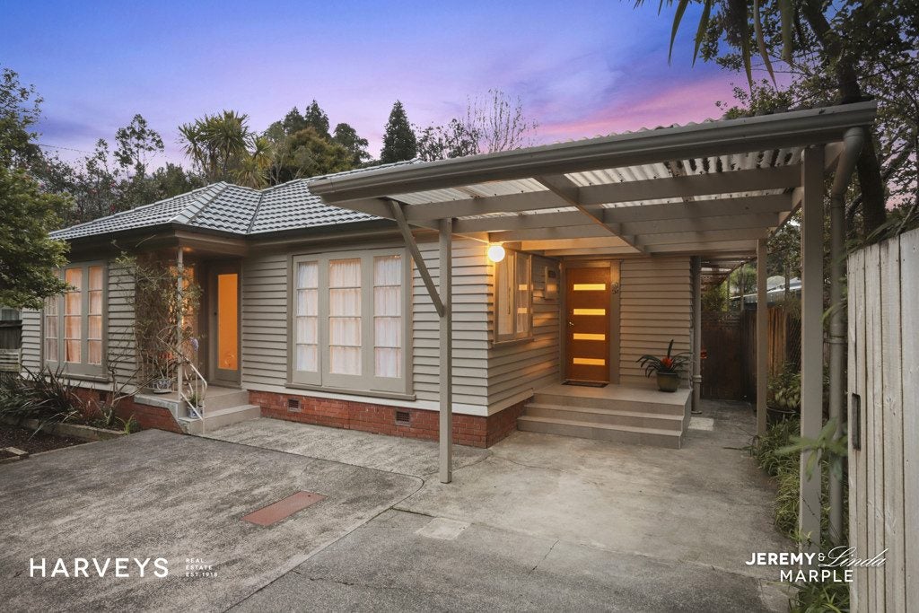 27 Hollywood Avenue, Titirangi, Auckland - Carousel 2