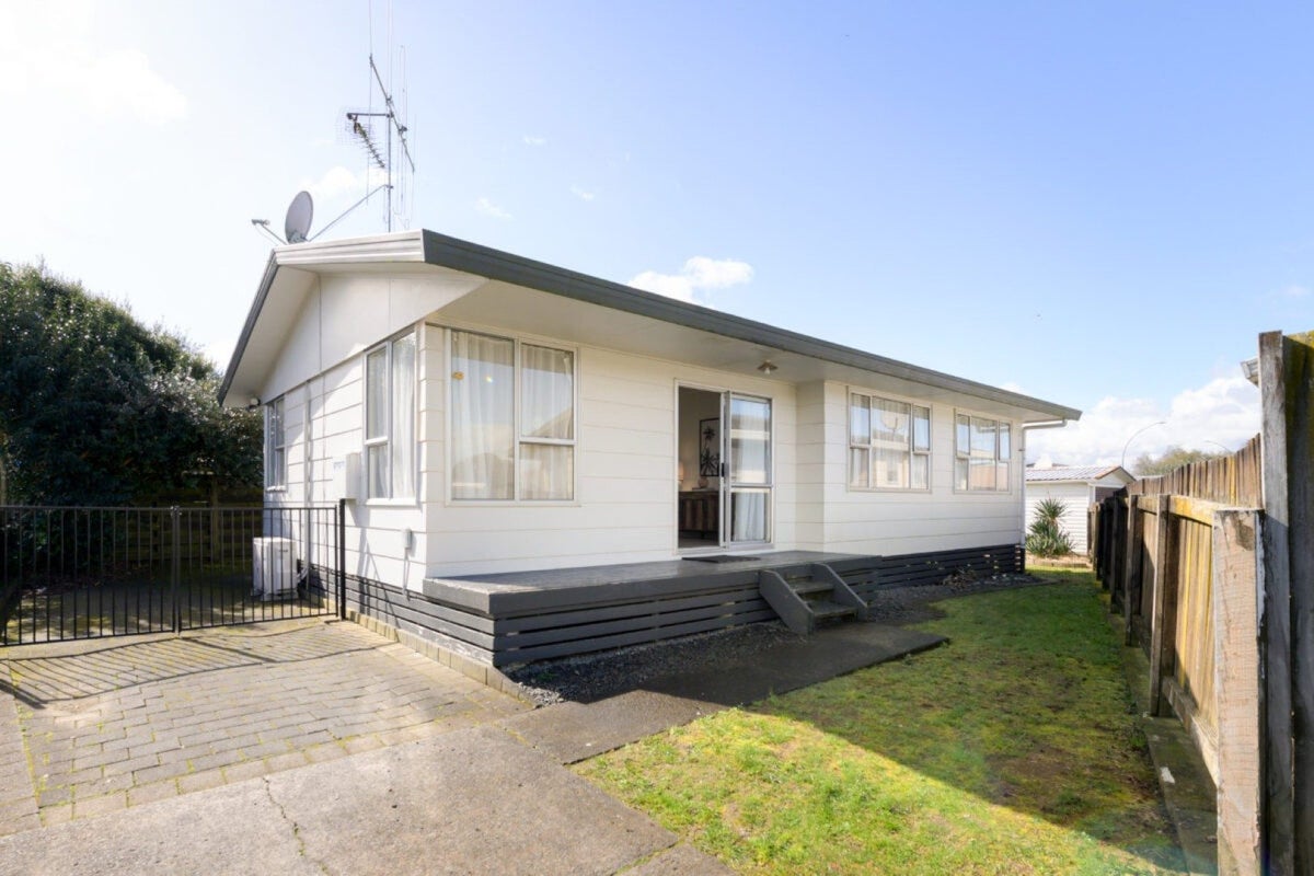 416B Kahikatea Drive, Dinsdale, Hamilton - Carousel 1