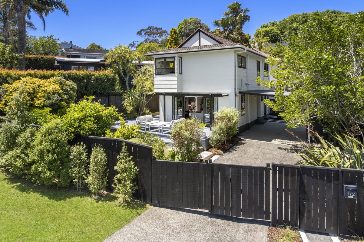 1/2 Telstar Place, Beach Haven, Auckland - Carousel 2