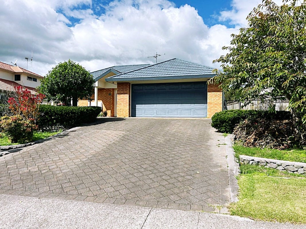 8 Huntington Drive, Huntington, Hamilton - Carousel 1