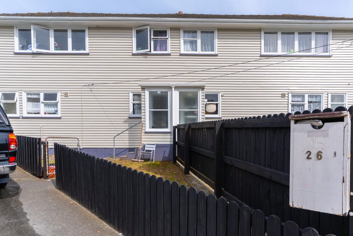 26 Derby Place, Cannons Creek, Porirua - Carousel 1