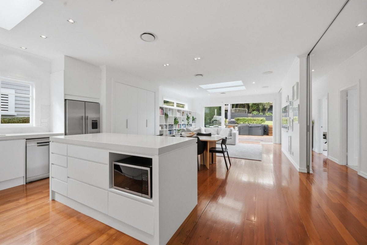 8 Richard Street, Westmere, Auckland - Carousel 2