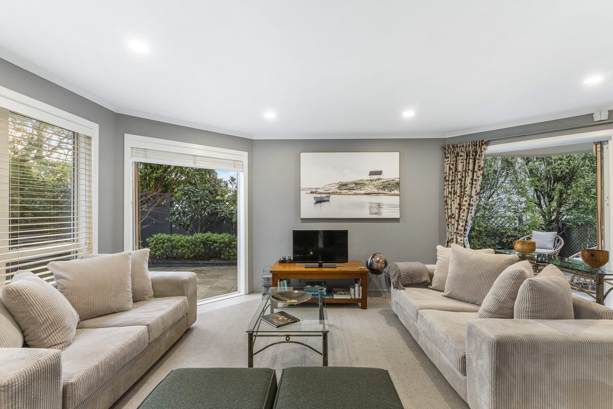 1/50 Cook Street, Howick, Auckland - Carousel 2