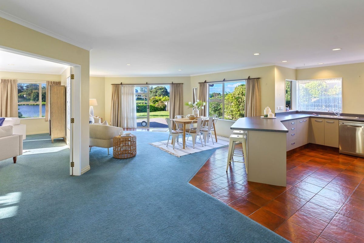 5 Marewa Place, Waikanae Beach, Waikanae - Carousel 2