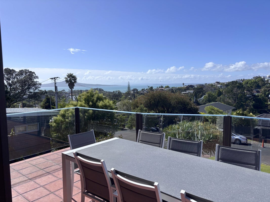 2/21 Peter Terrace, Castor Bay, Auckland - Carousel 2