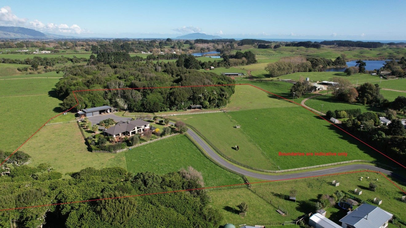 207 Takapu Road, Manakau - Carousel 2