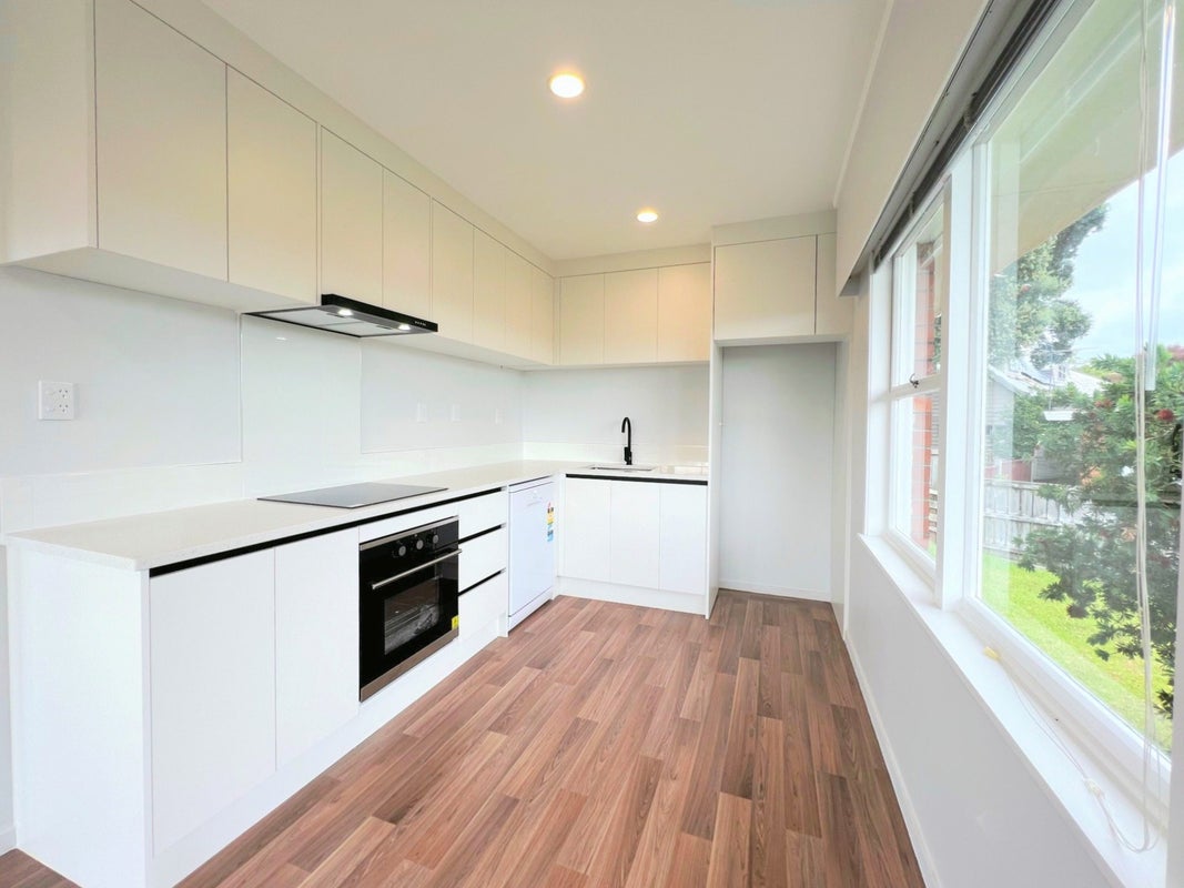 3/8 Terry Street, Blockhouse Bay, Auckland - Carousel 2